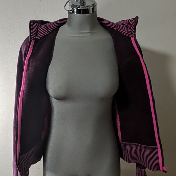 Lululemon Scuba Hoodie MAROON AND HOT PINK - Picture 6 of 6